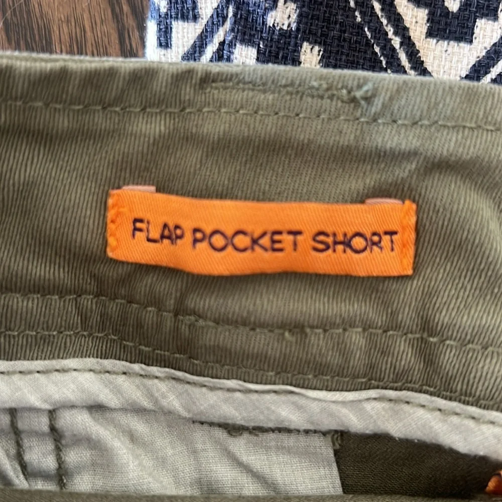 Tory Burch green shorts with logo detail sz 31 - Picture 5 of 5